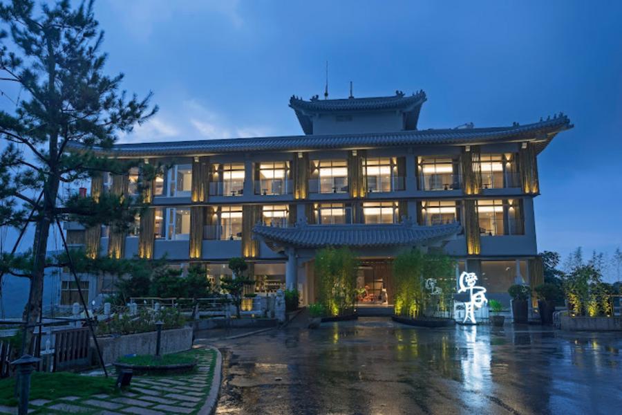 
                                                                        承億文旅 潭日月
                                                                        