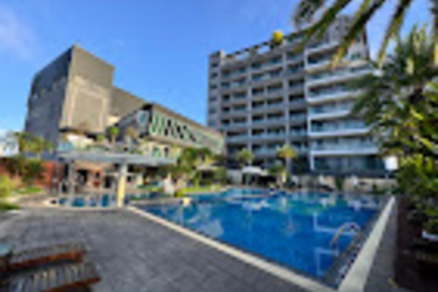 
                                                                                                        承萬尊爵渡假酒店
                                                                                                        