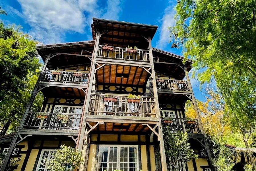 
                                                                        【高鐵假期-29天前預購優惠】南投清境見晴花園渡假山莊二日自駕遊
                                                                        