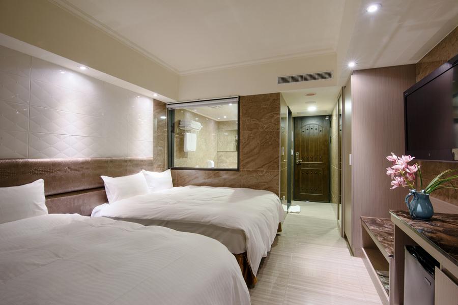 
                                                                        【高鐵假期-日月潭好好玩贈船票】南投九族文化村．日月潭碼頭休閒大飯店2日自由行
                                                                        