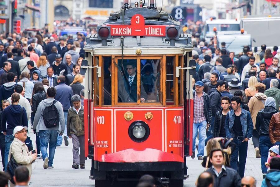 
                                                                                                        伊斯坦堡著名步行街 塔克辛廣場
                                                                                                        