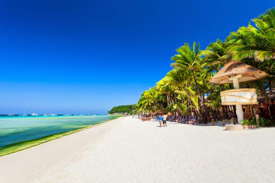 
                                                                                                        「千島之國」菲律賓，位於東南亞，擁有超過7,000個島嶼，以其壯麗的自然風光和多元文化聞名；例如知名長灘島質地細軟的白沙灘和清澈海水吸引著無數遊客，成為享受陽光和海灘的理想之地；馬尼拉是國家的首都，擁有現代化的城市景觀和文化遺產。宿霧是另一熱門城市，擁有迷人的海灣和舉世聞名的宿霧鯨鯊，提供獨特的水下探險體驗；巴拉望以其壯觀的地下河流和自然保護區而聞名，而薄荷島則是海洋生物豐富的好去處。無論是追求冒險還是享受悠閒的度假，菲律賓都能滿足您的需求。
                                                                                                        