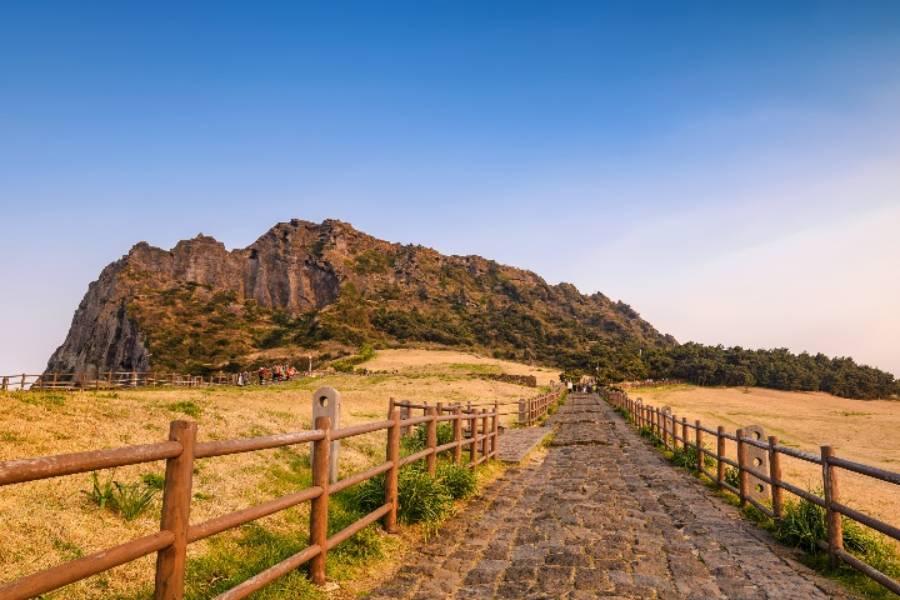 
                                                                                                        城山日出峰
                                                                                                        