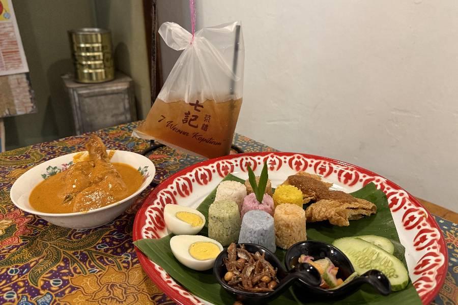 
                                                                                                        七記茶樓 咖哩七色飯
                                                                                                        
