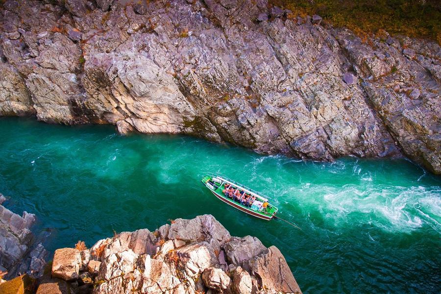 
                                                                                                        【不一樣四國】漫遊大洲、金箔和紙、雙纜車遊船、百選古湯、金刀比羅宮5日
                                                                                                        