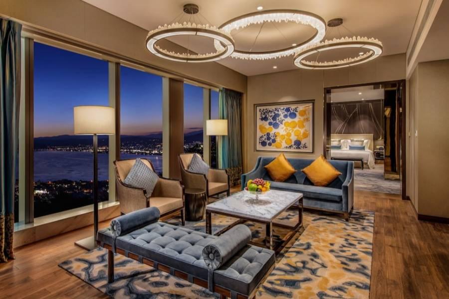 
                                                                                                                        新濠影滙 機+酒
                                                                                                                        