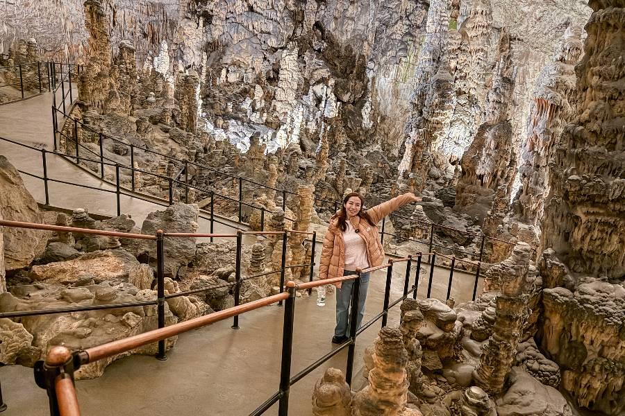 
                                                                                                        波斯托伊納鐘乳石洞
                                                                                                        