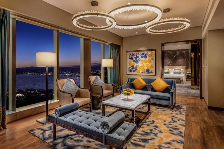 
                                                                        ☄︎新濠影滙 機+酒
                                                                        