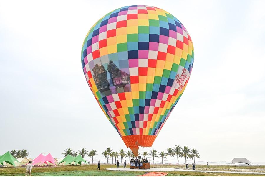 
                                                                        全新熱氣球升空
                                                                        