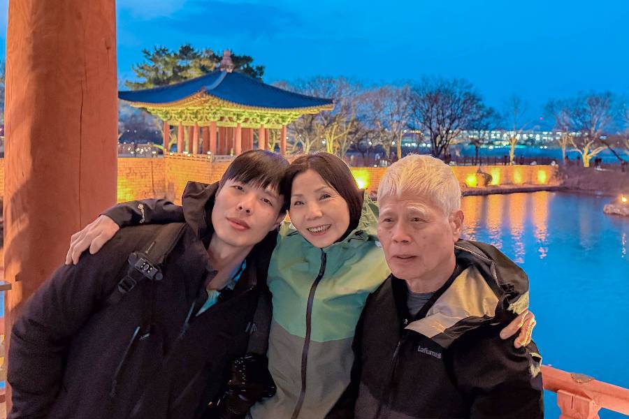 
                                                                        慶州 東宮與月池
                                                                        