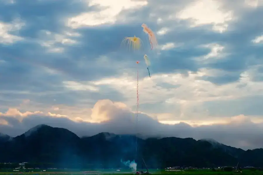 
                                                                        大曲煙火大會（大曲の花火）
                                                                        