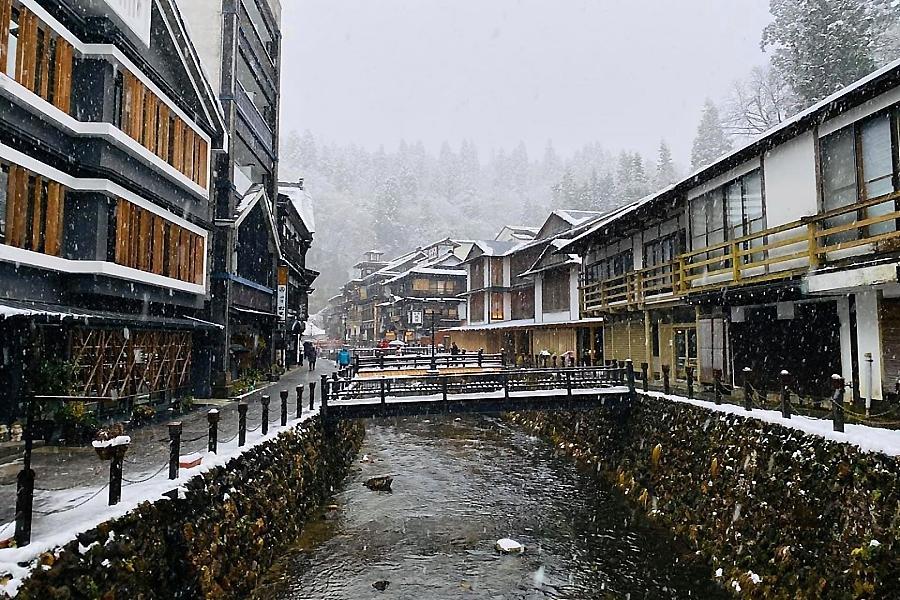 
                                                                                                        【限時限量】冬遊鶴城、會津鐵道、浪漫銀山、酒造大內宿、松島水族館5日
                                                                                                        