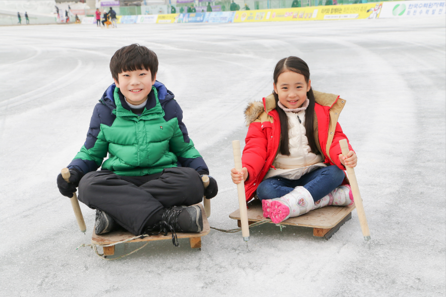 
                                                                        【華川鱒魚節】滑雪體驗.丹陽滿天下.嶋潭三峰.汗蒸幕.南山韓屋村5日
                                                                        