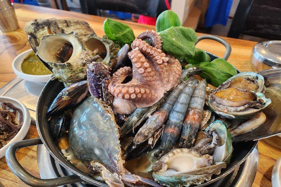 【濟州獨特風味美食】海鮮鍋(章魚.花蟹.貝類.蝦)