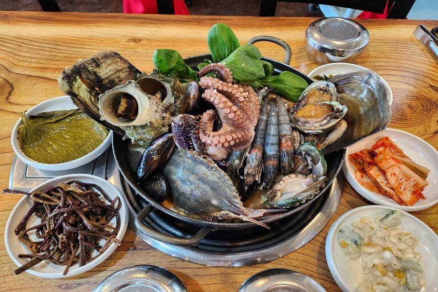 【濟州獨特風味美食】海鮮鍋(章魚.花蟹.貝類.蝦)
