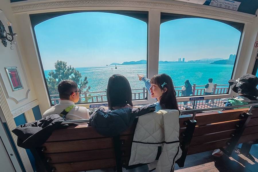 海雲台海岸列車